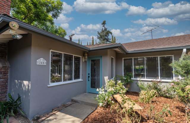Modernized 2 Bed/2 Bath Home For Rent in South Pasadena Gallery 2