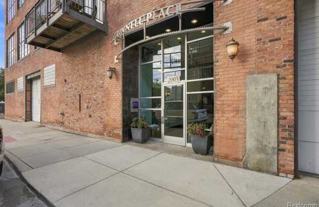 2003 Brooklyn Street Gallery 3