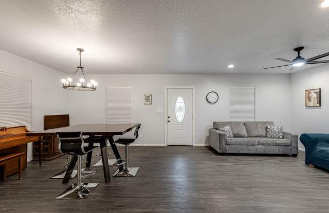 451 FERRIS AVE Gallery 2