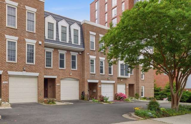 Furnished Arlington Townhouse for Rent- Garage Parking, Amazing Location photos photos