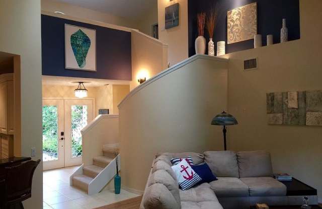 664 Tulip Lane Gallery 4