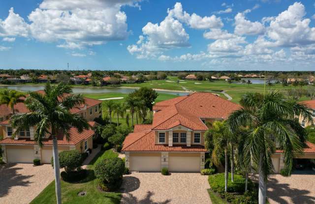 3 Bed + Flex, 3 Bath 2,686 Sq Ft - Top Floor Coach Home photos photos