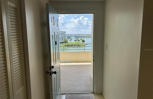 7922 SAILBOAT KEY Boulevard S Gallery 2