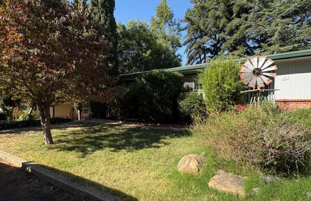 Spacious Single-Level Home in the Heart of Downtown Colfax! Gallery 3