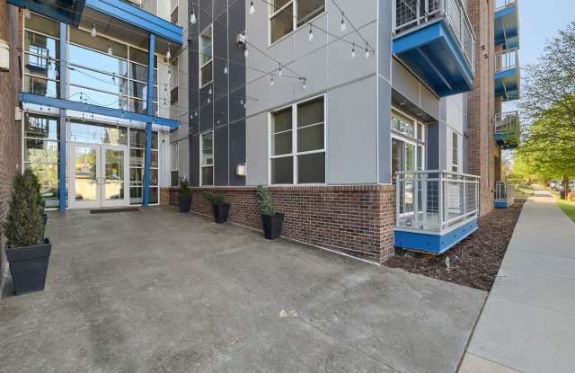 Evolve Real Estate: Gorgeous Condo with Garage Parking in Congress Park AVAILABLE MAY 15! photos photos