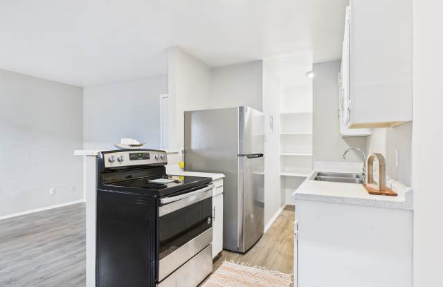 Greenway Apartments Gallery 4