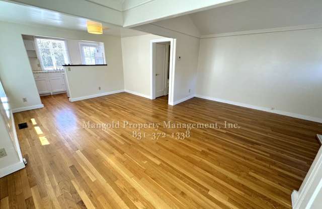 Beautiful 2-Bed 1-Bath Home Located in Carmel-by-the-Sea Neighborhood Gallery 4