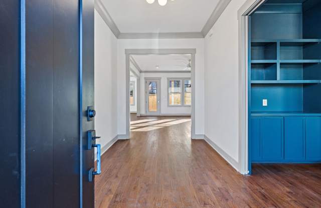 1803 Rosewood Avenue Gallery 2