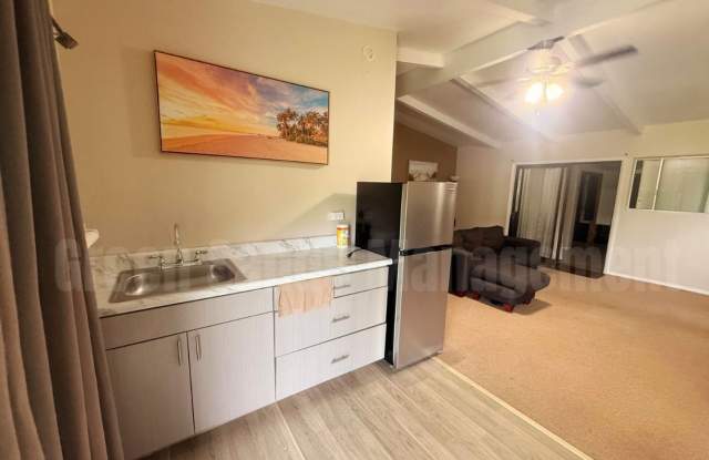 COZY 1 BEDROOM / 1 BATH – ISLAND-STYLE LIVING! Gallery 1