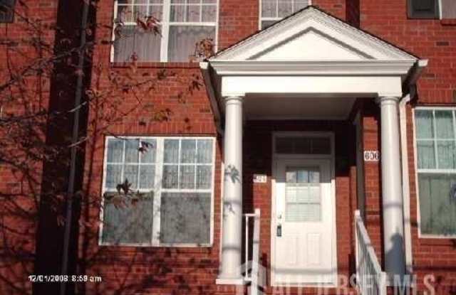 112 Central Avenue - 112 Central Avenue, Metuchen, NJ 08840