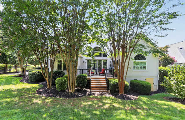 18928 Peninsula Point Dr Cornelius Professionally Managed by Select Real Estate Group Gallery 4