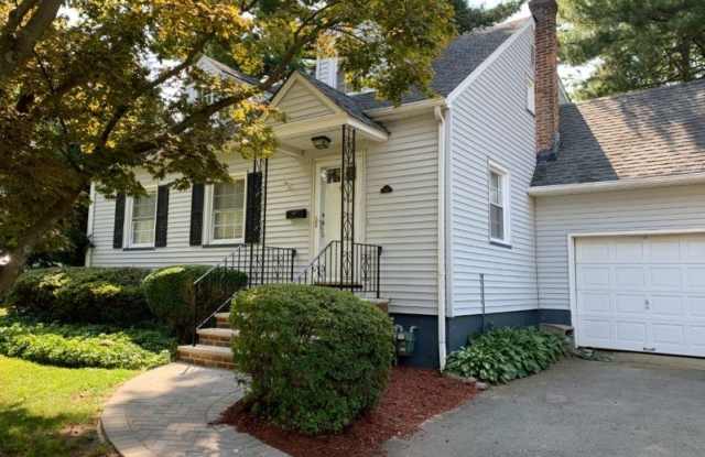 121 Henshaw Ave Gallery 3