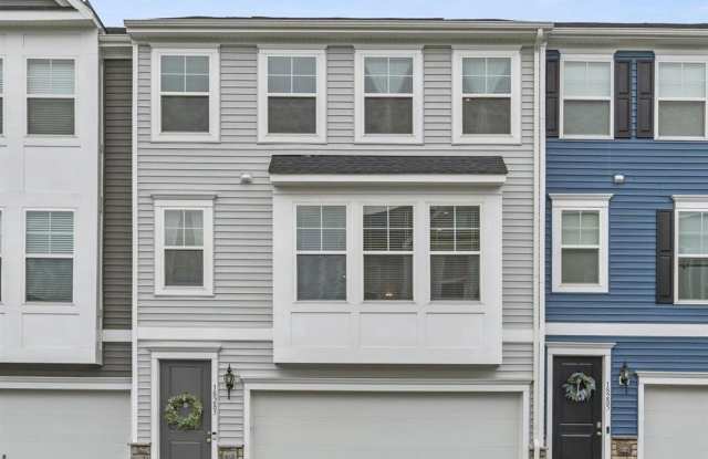 18283 SUMMIT POINTE DRIVE - 18283 Summit Pointe Drive, Dumfries, VA 22172