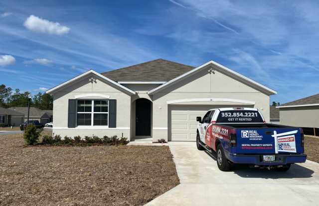 Lake Diamond-North - 4/2/2 *Available Now* Won't Last Long! - 14 Hickory Course Lane, Marion County, FL 34472