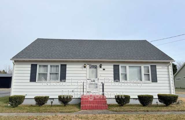 672 N Bedford St photos photos