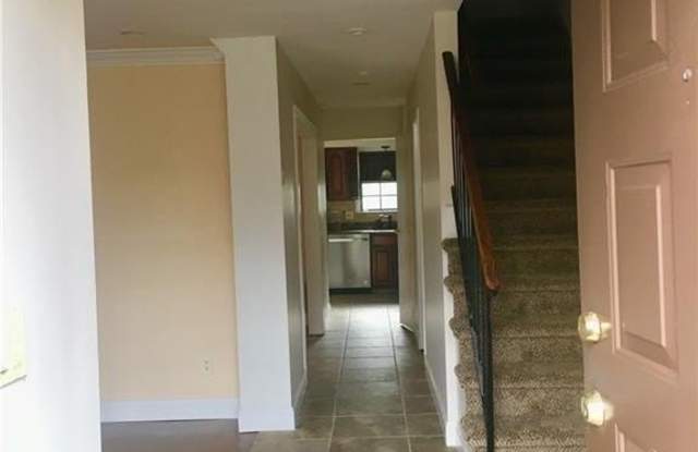 601 Maple Hill Drive Gallery 3