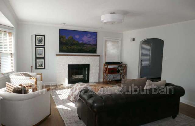 984 Woodlawn Avenue Gallery 2