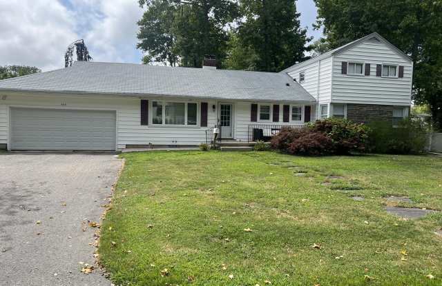 600 Wildwood Road photos photos