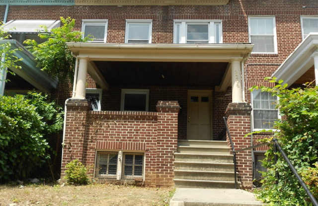 2025/2026 JHU Homewood Off-Campus rental 6bd/2.5ba w/ W/D! Available 6/9/2025! - 3206 Guilford Avenue, Baltimore, MD 21218