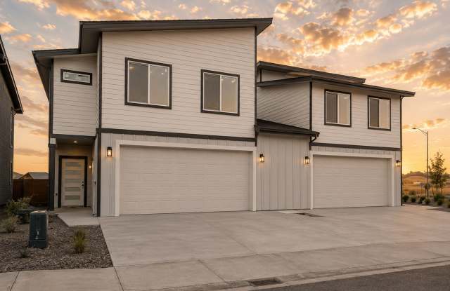 1 month FREE!  BRAND NEW Townhome in the Desirable Southridge Area! photos photos