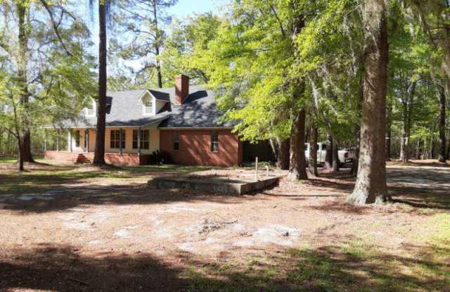 1044 Harmony Rd photos photos