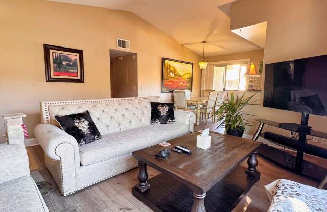 Beautiful and Bright 2-Bedroom Condo photos photos