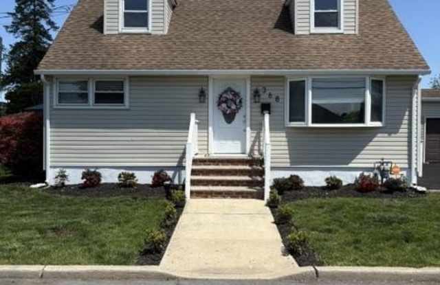 368 Sweetbriar Street photos photos