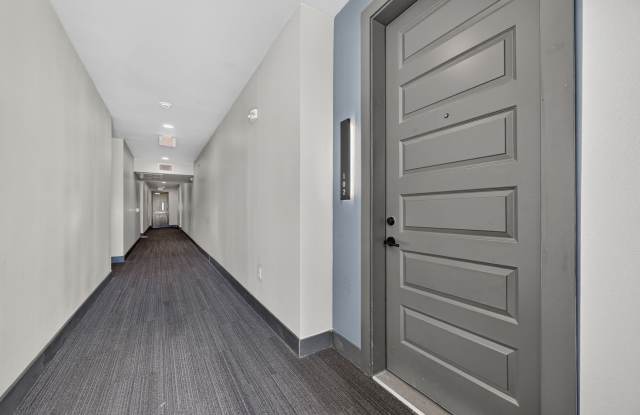East Austin 2 bedroom Condo w/ Fenced In Yard! Gallery 3