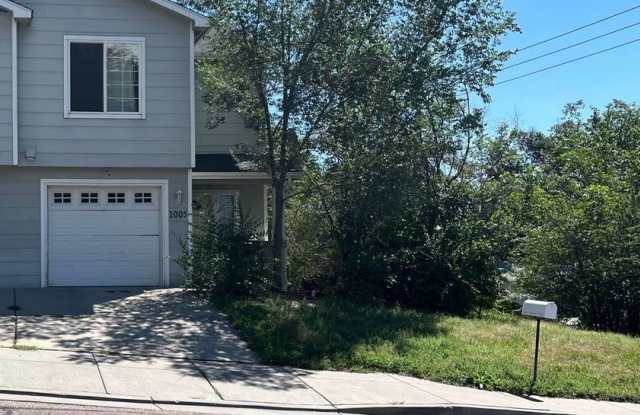 3 Bedroom Duplex Near Downtown Available! photos photos