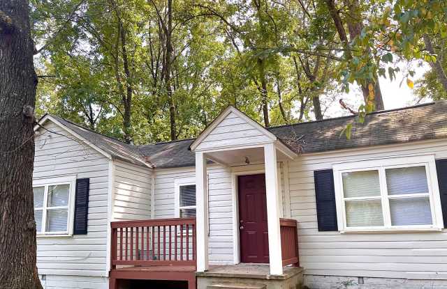 Adorable 2 Bed/1 Bath Bungalow in Forest Park! photos photos