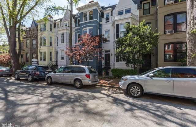 3018 CAMBRIDGE PLACE NW Gallery 2