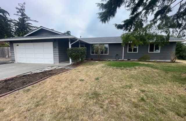 Convenient 3-Bedroom Home Near NAS Whidbey Island with Garage Parking photos photos