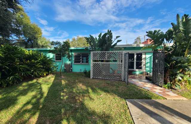 1703 John Anderson Dr photos photos