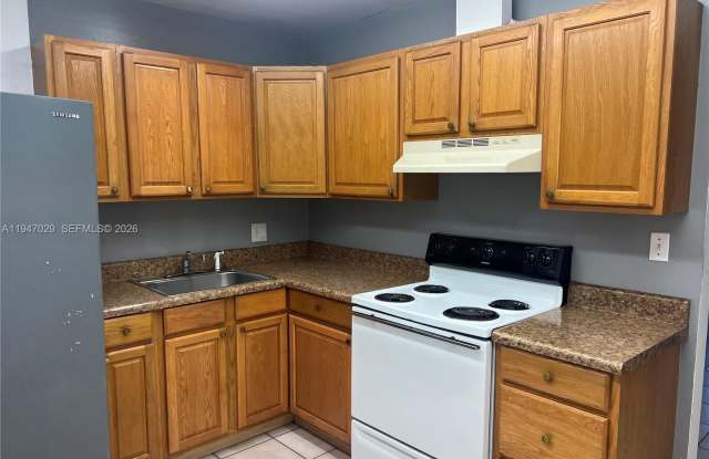 9203 NW 38th Dr photos photos