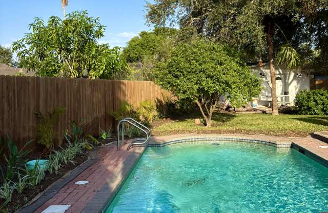 17 N Tupelo Cir - 17 North Tupelo Circle, Brownsville, TX 78521