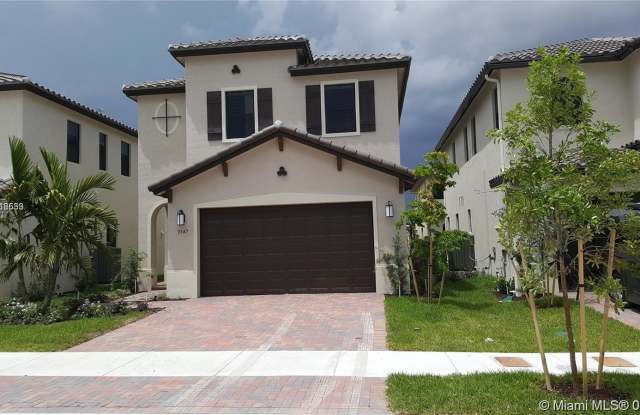 3347 W 96th Pl - 3347 West 96th Place, Hialeah, FL 33018