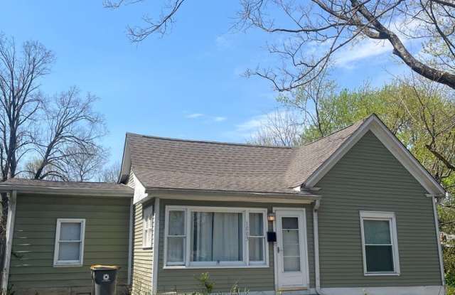 3 Bed 2 Bath House + a Bonus Room! Available August 2027! Gallery 3