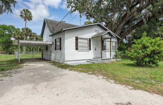 Charming Fully Fenced 2-Bedroom Home with Carport, Patio & Modern Upgrades in Daytona Beach photos photos