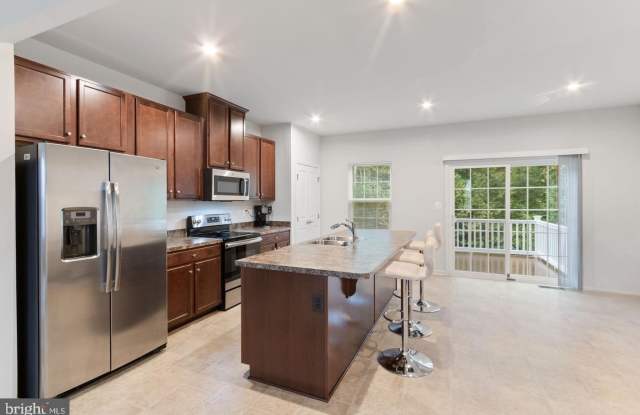 6532 CRITTENDEN LANE Gallery 4
