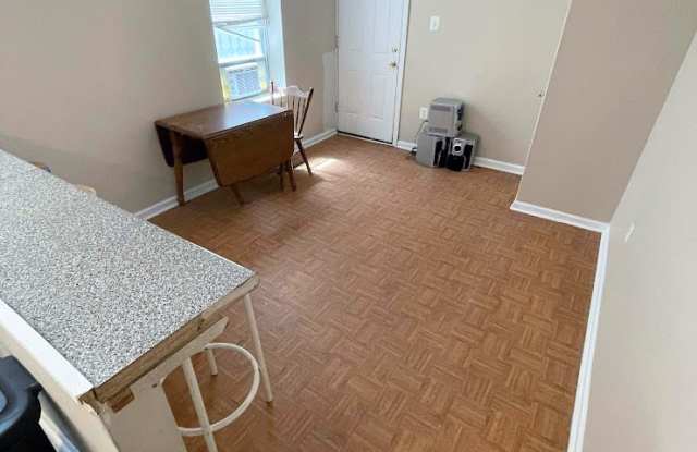 1712 Willington Street Gallery 2