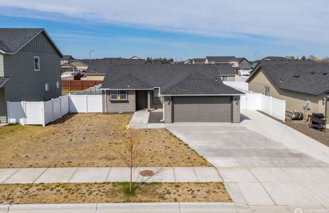 Never been rented before new home in Mae Valley, 3 bed 2 bath house photos photos