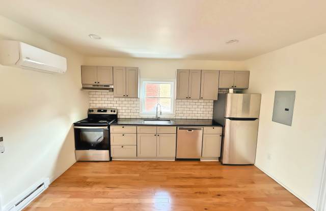 356 3rd Street - 2 photos photos