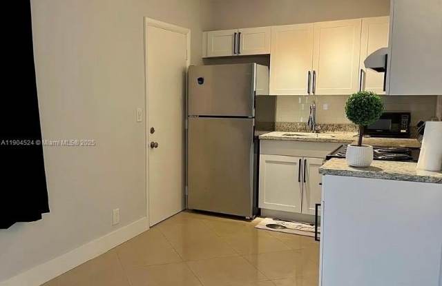 1824 Monroe St photos photos