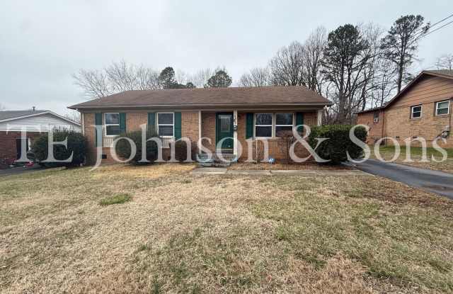 Charming 3 Bedroom Home with Hardwood Floors and Large Backyard in Winston-Salem photos photos