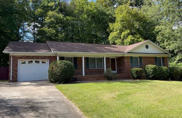 Beautiful 3 bed, 2 bath brick home located in Asheboro! photos photos