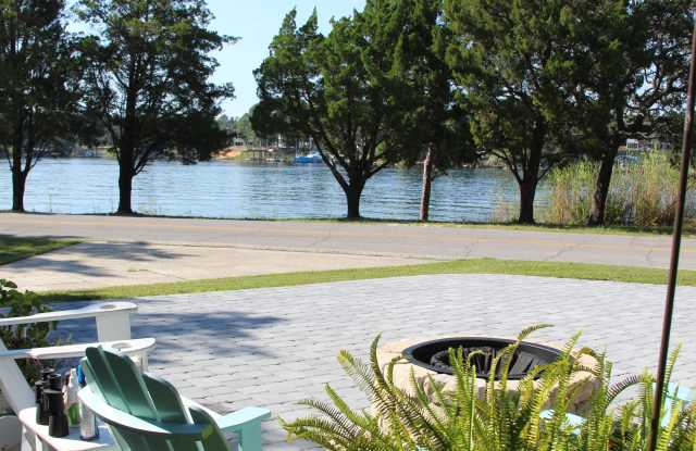 1139 North Bayshore Drive - 1139 North Bayshore Drive, Valparaiso, FL 32580