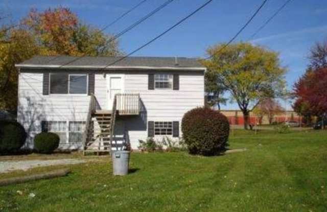 3117 33rd NE St - 3117 33rd Street Northeast, Canton, OH 44705 3117 33rd NE St - 3117 33rd Street Northeast, Canton, OH 44705