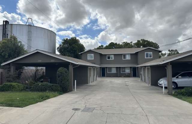 2922 Stanislaus Street Gallery 1