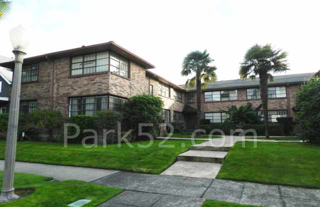 Pet Friendly! 2 Bed 1 Bath Stadium District Condo - 314 North G Street, Tacoma, WA 98403