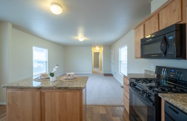 Four Seasons Apartment Homes Gallery 3
